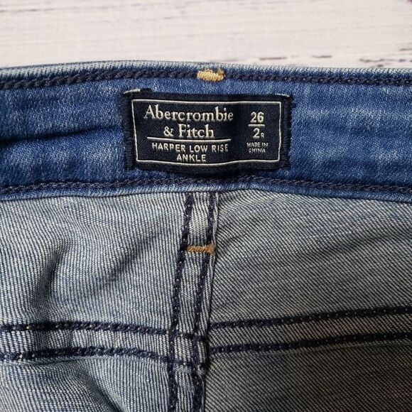 Abercrombie & Fitch Harper Low rise ankle Jeans - Size 26 / 2 distressed - Picture 4 of 11
